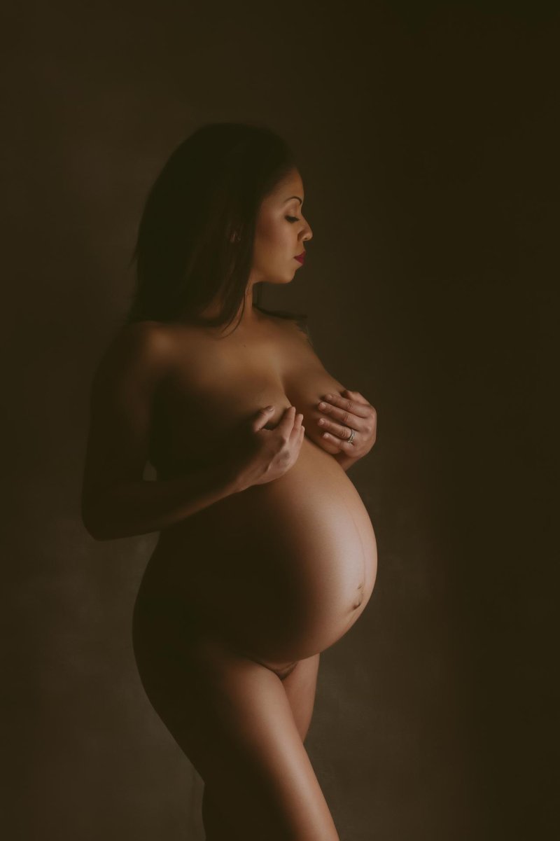 Photo session of a pregnant Nude, Pregnant photo shoots, Pregnancy photo shoot