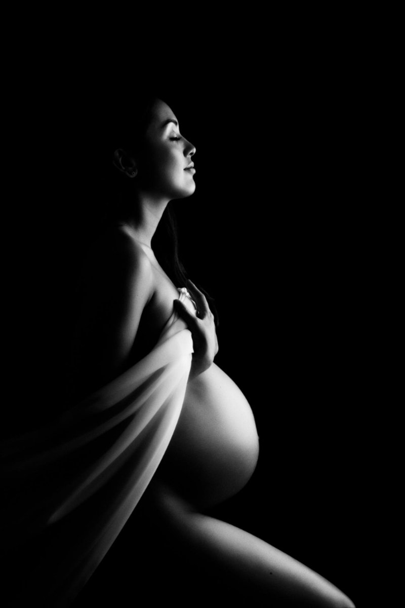 Pregnant photo shoots, Pregnancy photo shoot, Photoshoot of pregnant girls