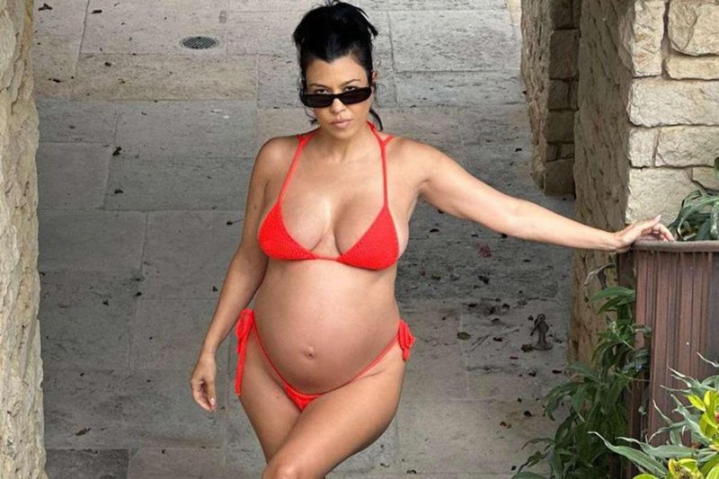 Pregnant Kim Kardashyan, Courtney Kardashian pregnant, Pregnant Courtney Kardashian