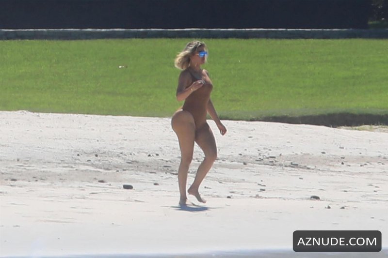 Chloe Kardashian without photoshop, Chloe Kardashian in a swimsuit, Chloe Kardashian without photoshop in a swimsuit