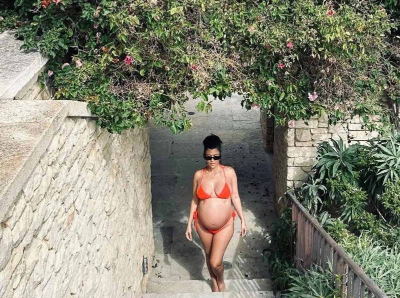 Courtney Kardashian Pregnant, Pregnant Kim Kardashian, Pregnant Courtney Kardashian