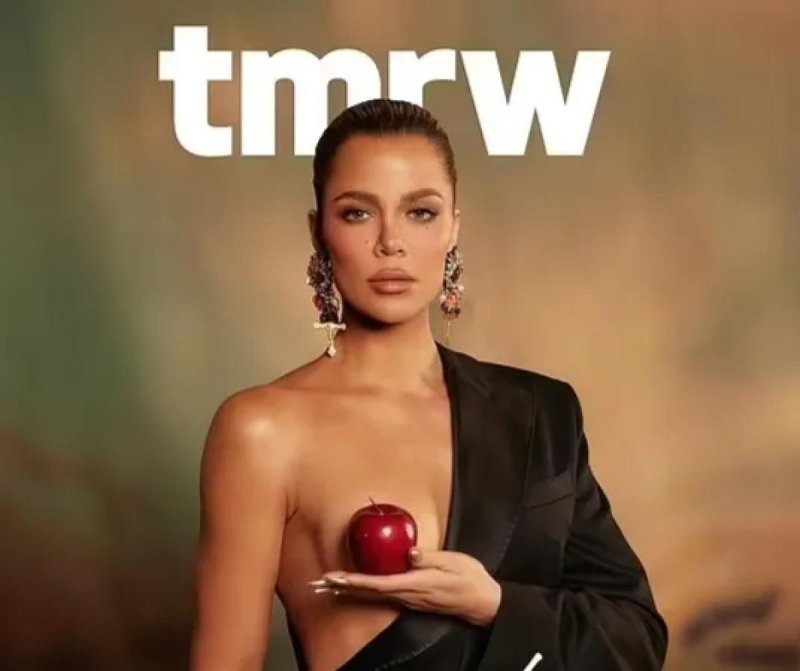 Chloe Kardashian, Kimberly kardashian, Kim Kardashian starred naked for KKW