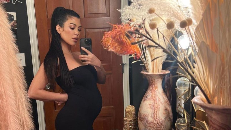 Courtney Kardashian is pregnant, Kourtney kardashian, Courtney Kardashian