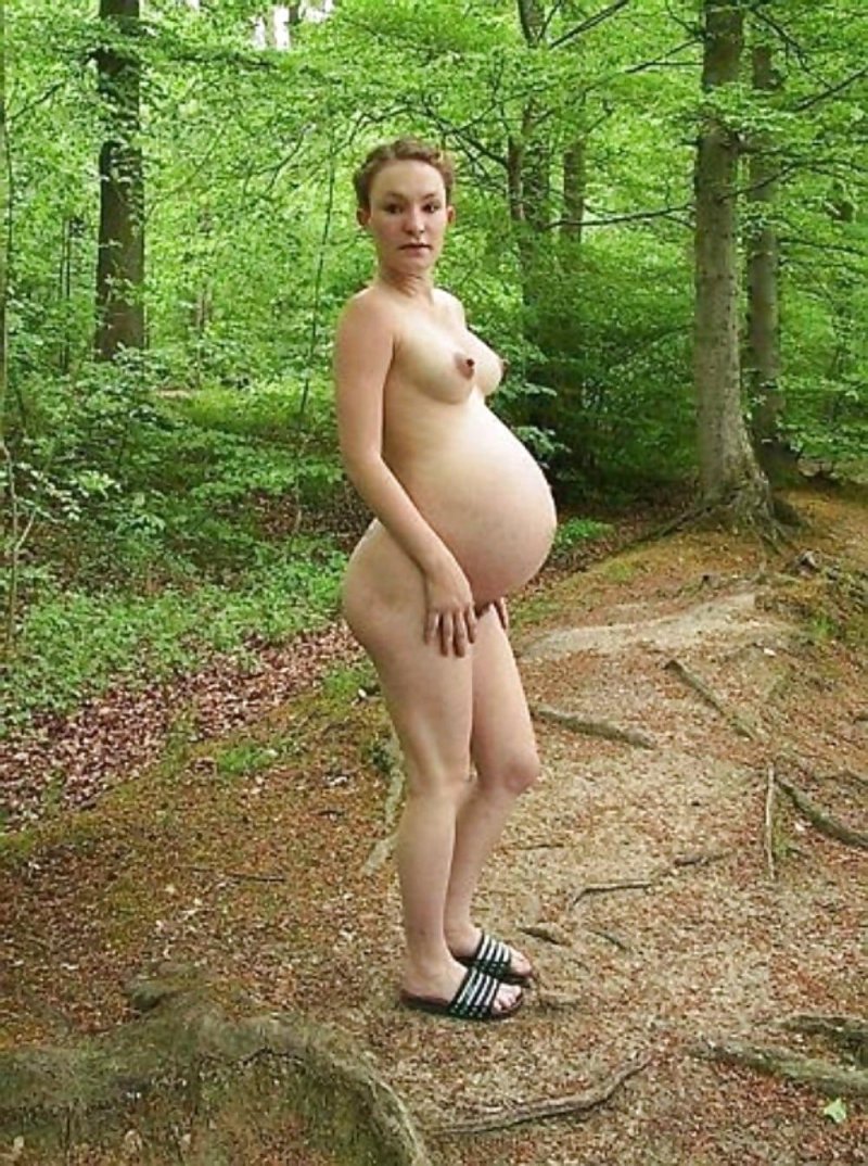 Naked pregnant women, Naked pregnant in nature, Photo session of a naked pregnant woman