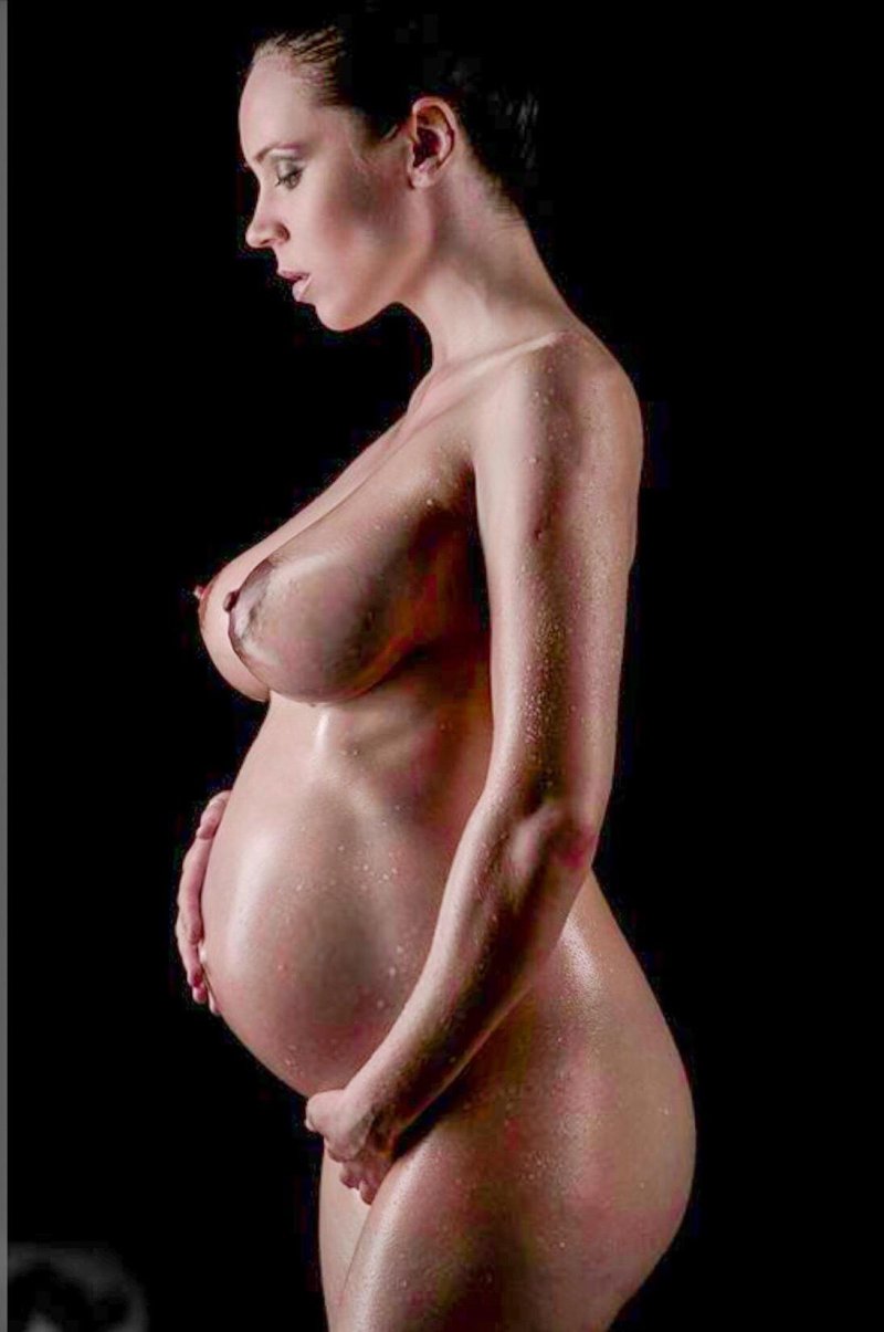 Naked pregnant Monica Bellucci, Pregnant erotica, Beautiful naked pregnant women