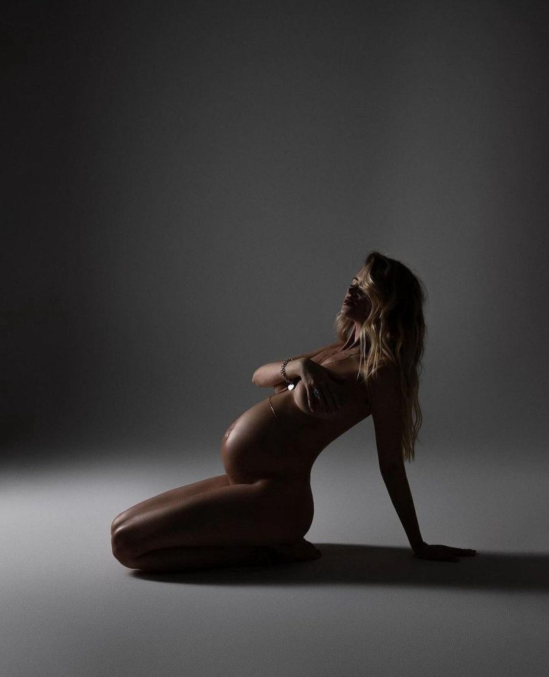 Pregnancy photo shoot, Pregnant photo shoots, Pregnant photo shoot