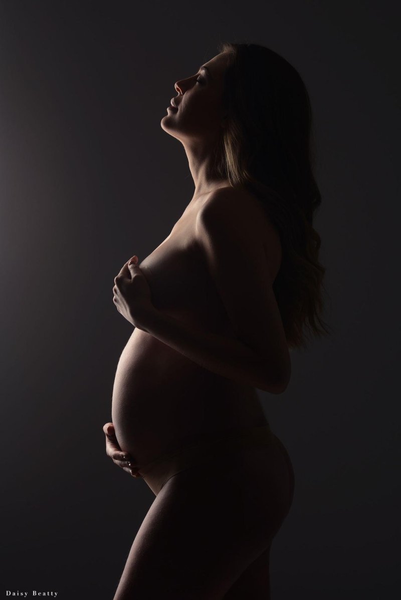 Pregnant photo shoots, Pregnancy photo shoot, Photo session of a pregnant Nude