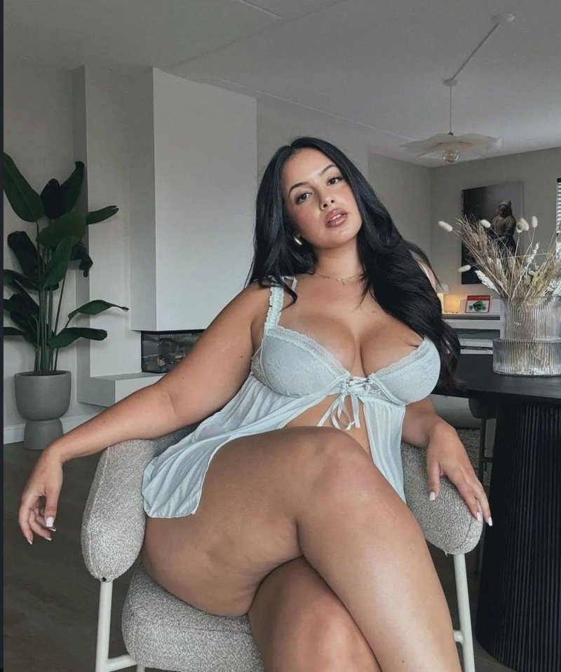 Girl, Lush form, Lush woman