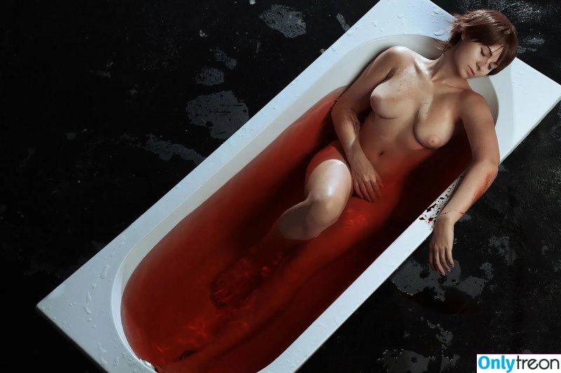 Photoshoot in the bathroom idea, Photoshoot in the bath, Bloody bath