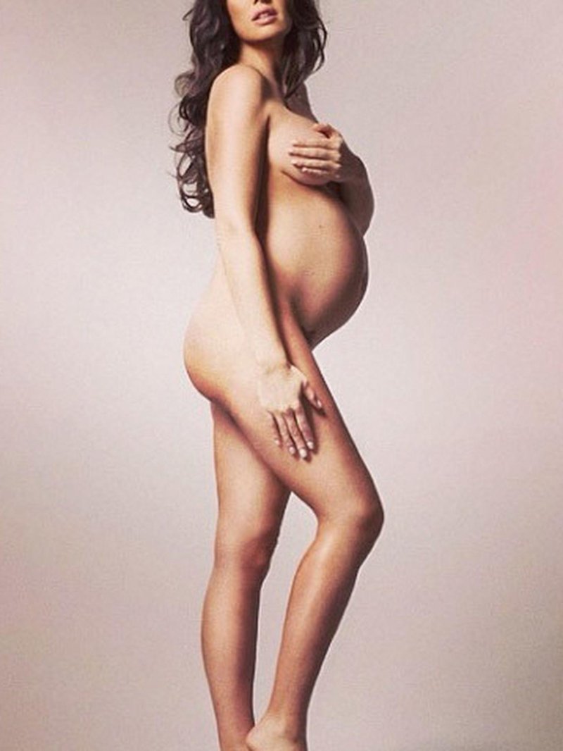 Naked pregnant Tamara Ecclestone, Annie Leibovitz Pregnant Demi Moore, Pregnant Courtney Kardashian
