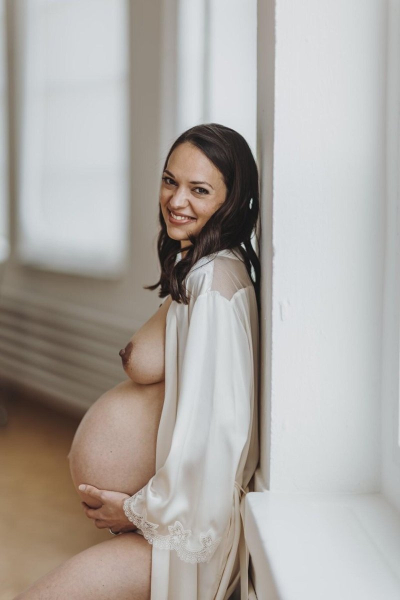 A beautiful photo shoot of pregnant woman, Pregnant photo shoots, Photoshoot of a pregnant idea