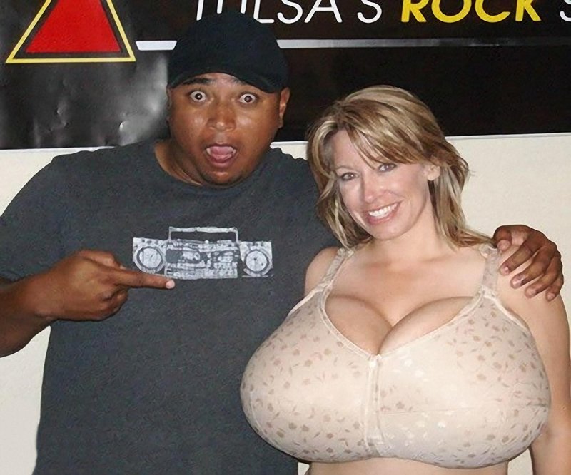 Chelsea Charms, The largest breasts in world, Chelsea Charms before surgery