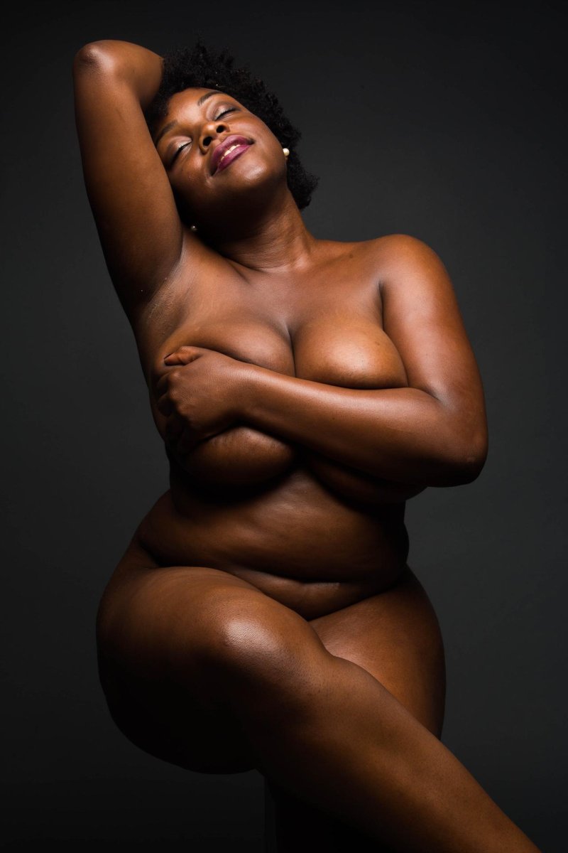 Black woman naked, Models plus saz, Full women model
