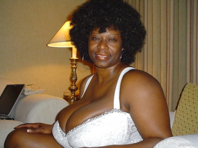 Big boobs Negroes, Woman with huge breasts, A black woman with very big bust