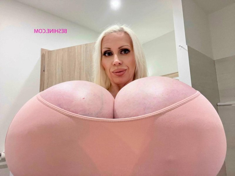 Myra Hills German model, The largest silicone breasts in world, The largest silicone breasts