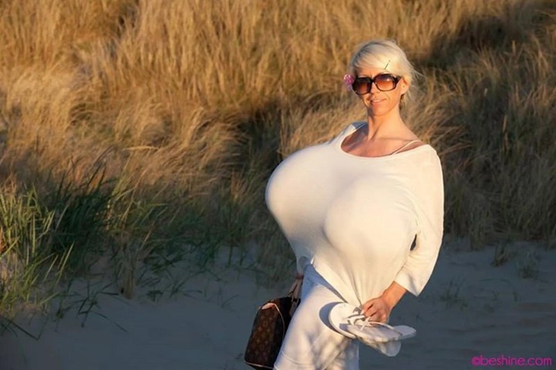 Myra Hills without clothes, Woman with the biggest breast in world, The largest breasts in world