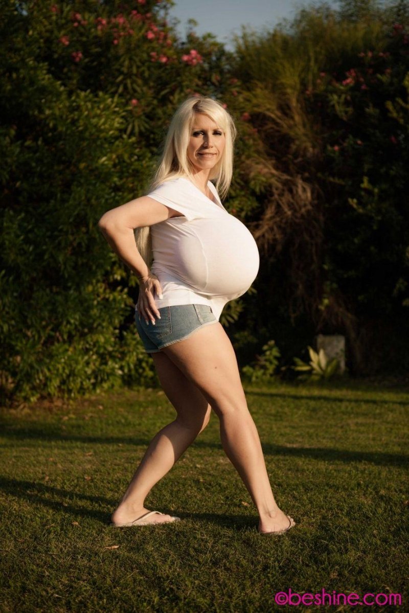 Chelsea Charms and Mayra Hills, Myra Hills, Myra Hills German model