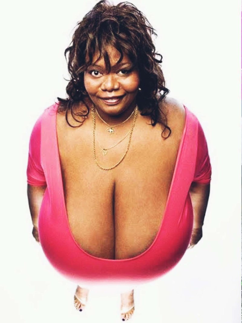 Annie Hawkinster Sters, Annie Hawkins, The largest female breast