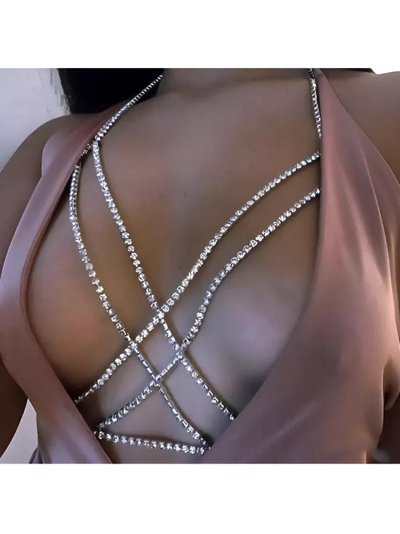 Body chain, A chain on the chest, Decoration on the body
