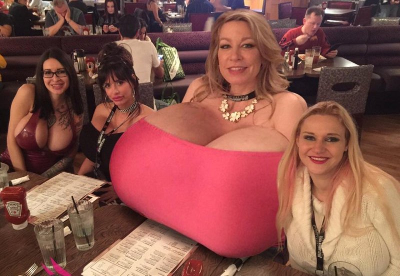 Chelsea Charms, Chelsea Charms before surgery, Chelsea Charms Big breast