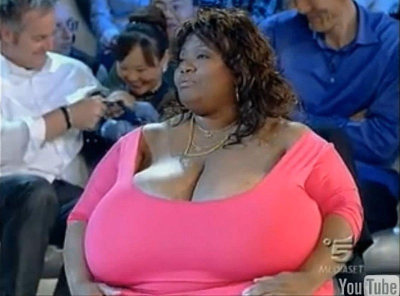 Annie Hawkinster Sters, Woman with the biggest breast in world, The largest boobs in world