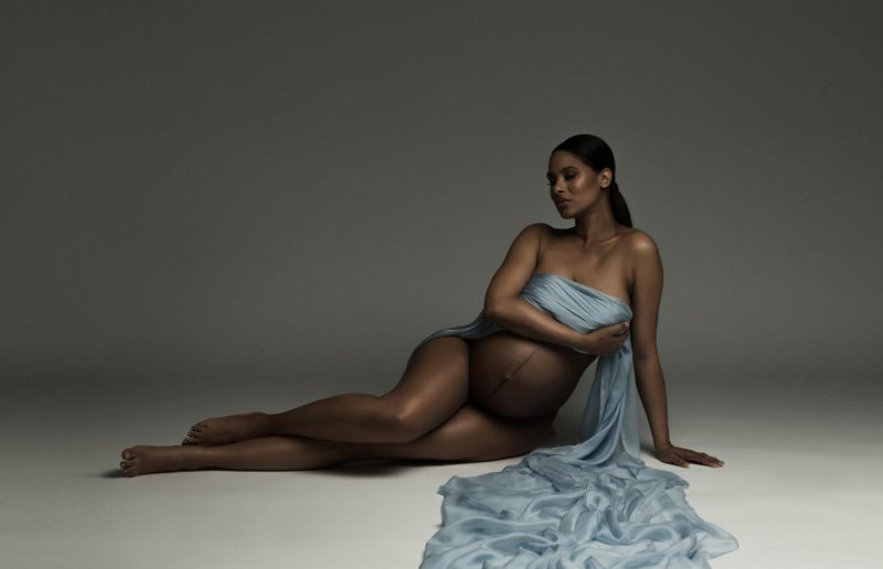 Pregnant photo shoots, Tina Kunaki Pregnant photo shoot, Pregnancy photo shoot