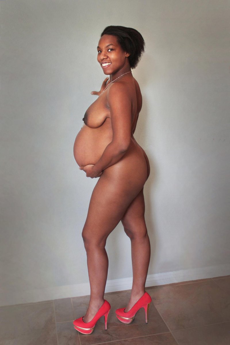 Pregnant photo shoots, Naked pregnant woman, Photo session of a naked pregnant woman