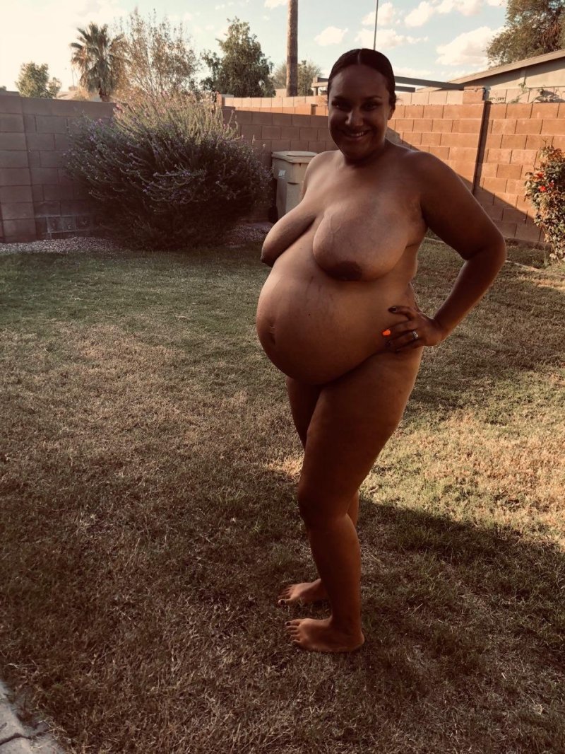 Naked pregnant woman, Photo session of a naked pregnant woman, Pregnant photo shoots
