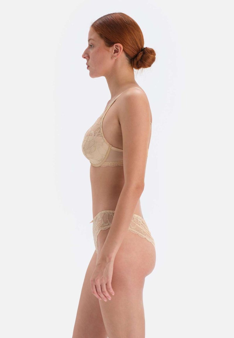 Beige bra, Lace bras, Bracks
