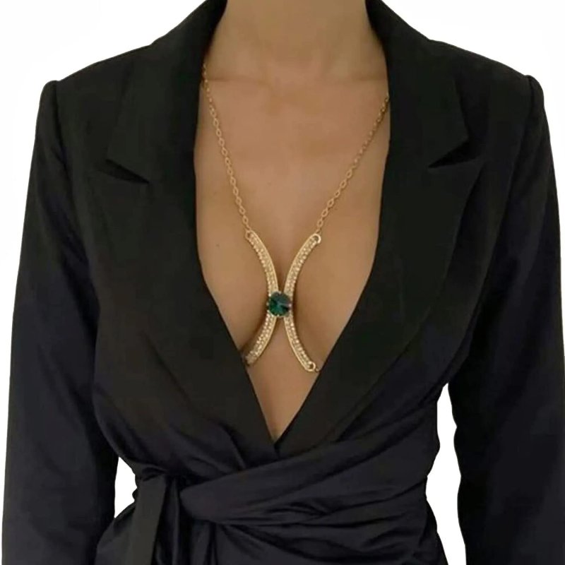 Body chain, Female chain, A chain on the chest