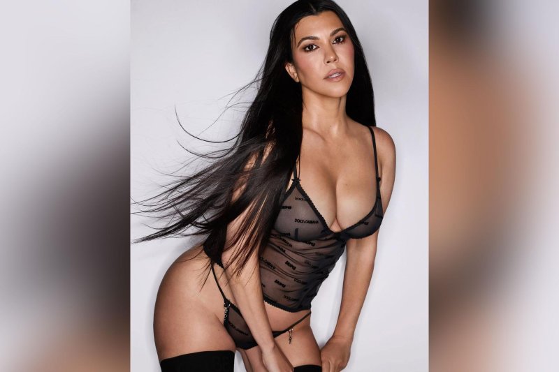 Courtney Kardashian, Kim Kardashian hot, Naked Kim Kardashian Truth