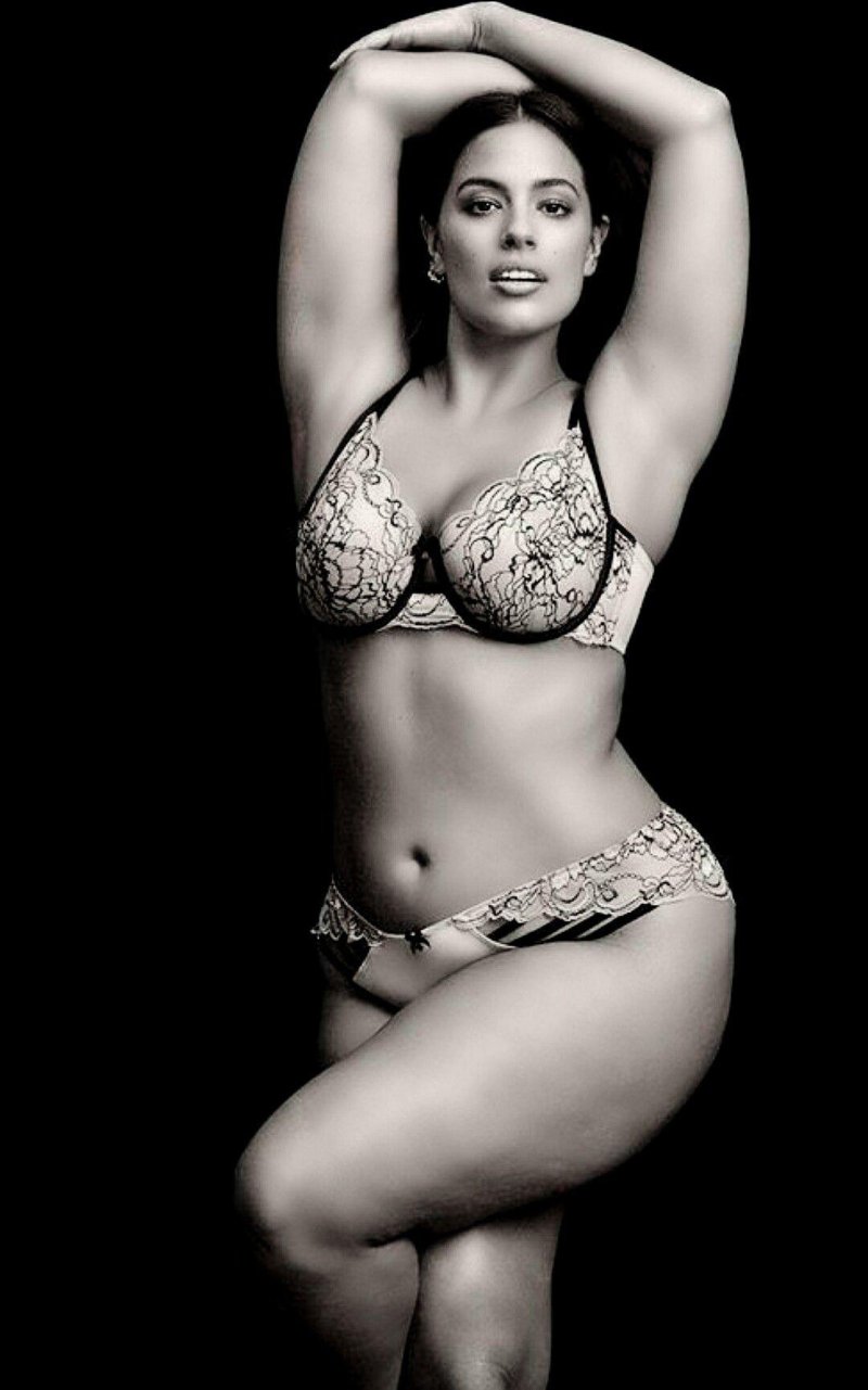 Models plus saz naked, Saz Model Ashley Graham, Ashley Graham Model plus saz