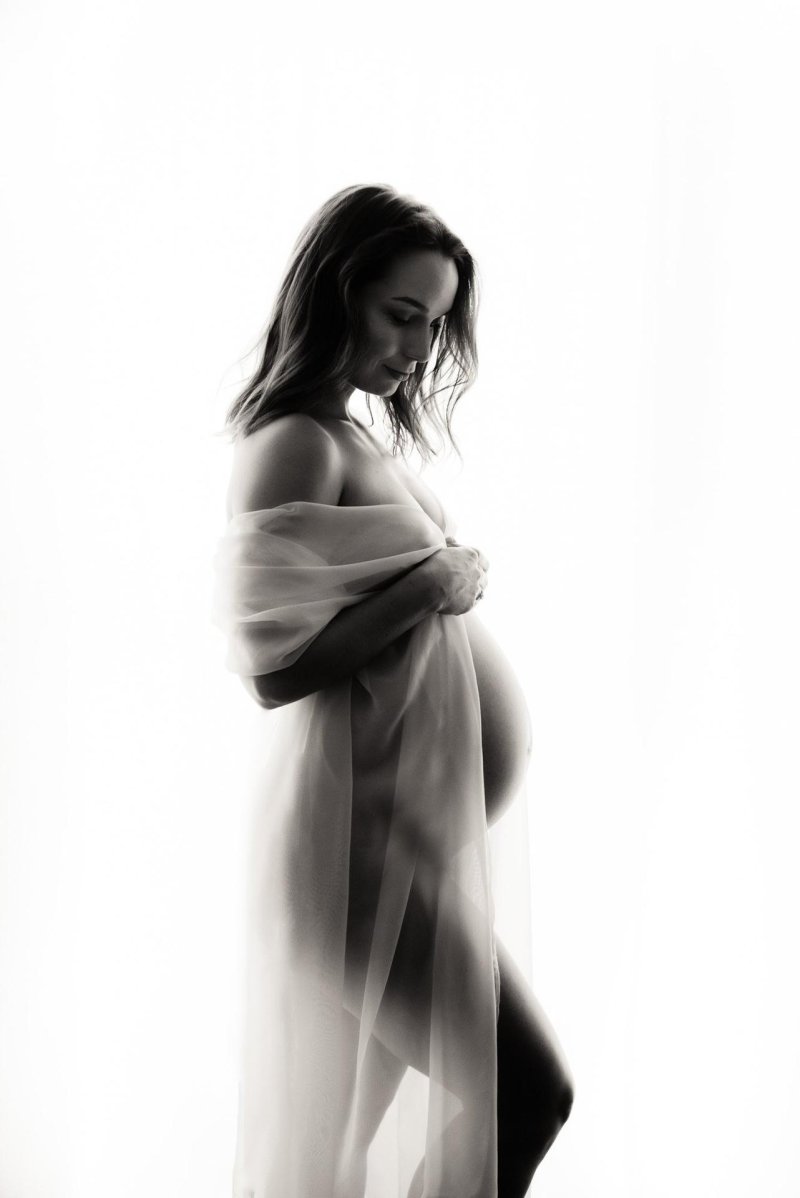 Pregnant image for a photo shoot, Photo session of a pregnant Nude, Pregnancy photo shoot