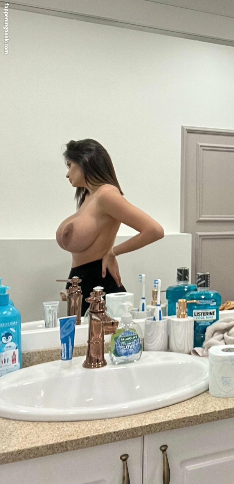 Juliaticaofficial huge boobs, Julia denis tica big tits, Erotic
