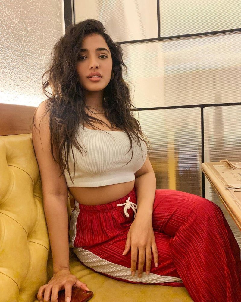 Ketika sharma, Ketika Sharma hot, Girl