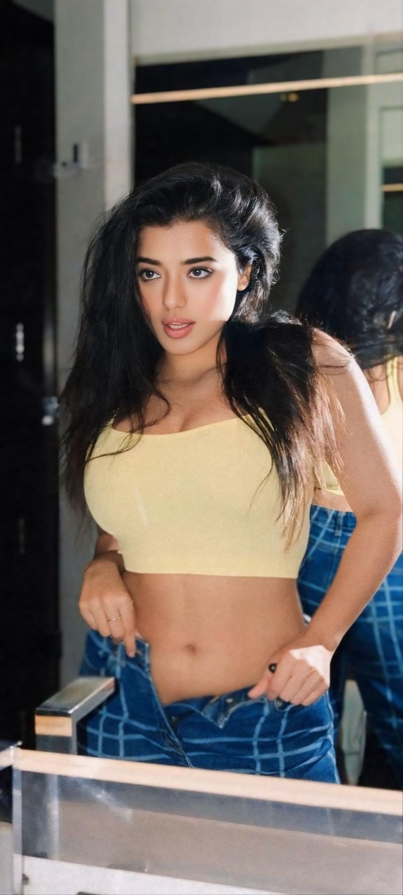 Ketika sharma hot, Ketika sharma, Katika Charm