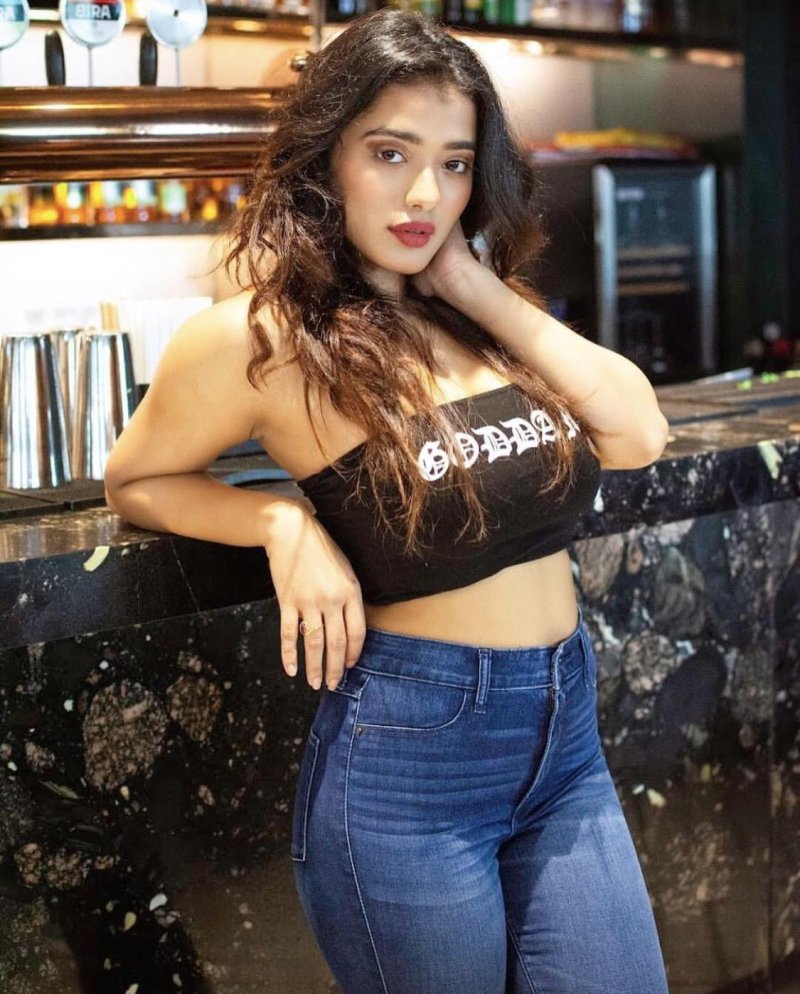 Ketika sharma, Ketika sharma hot, Katika Charm