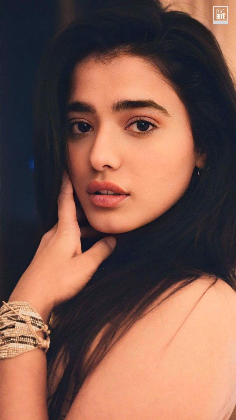 Katika Charm, Ketika sharma, Girl