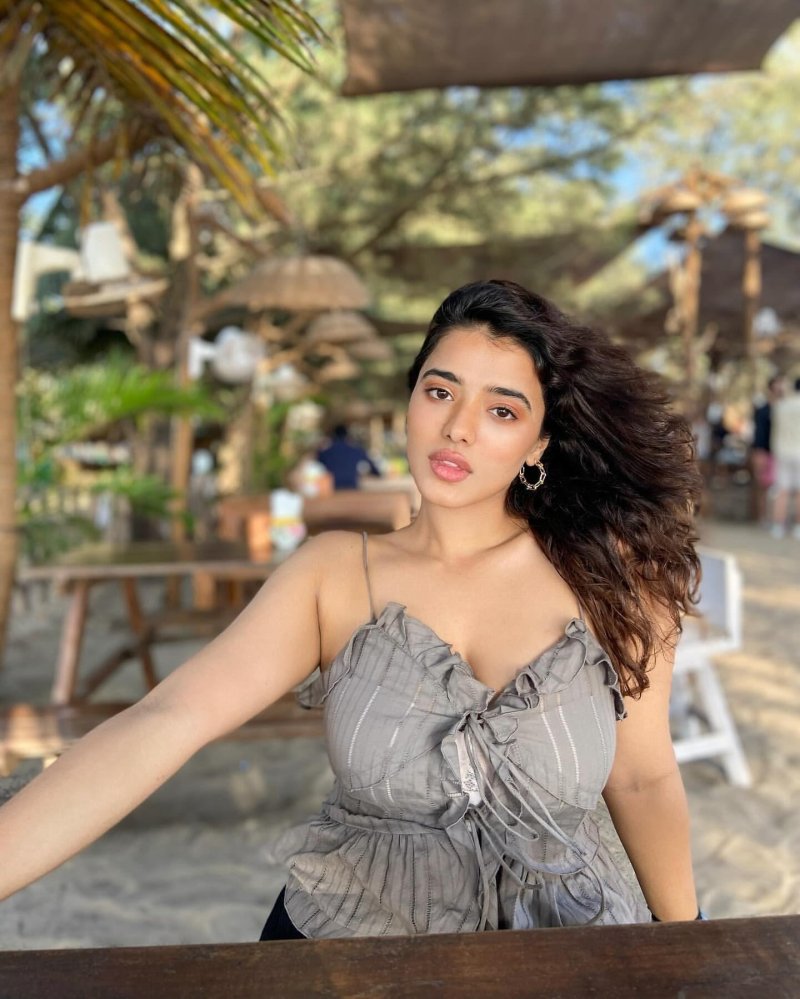 Ketika sharma, Ketika sharma hot, Katika Charm
