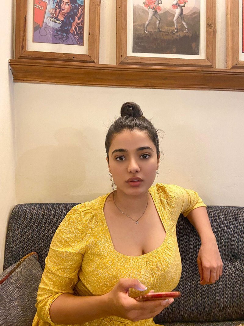 Katika charm, Ketika sharma, Girl