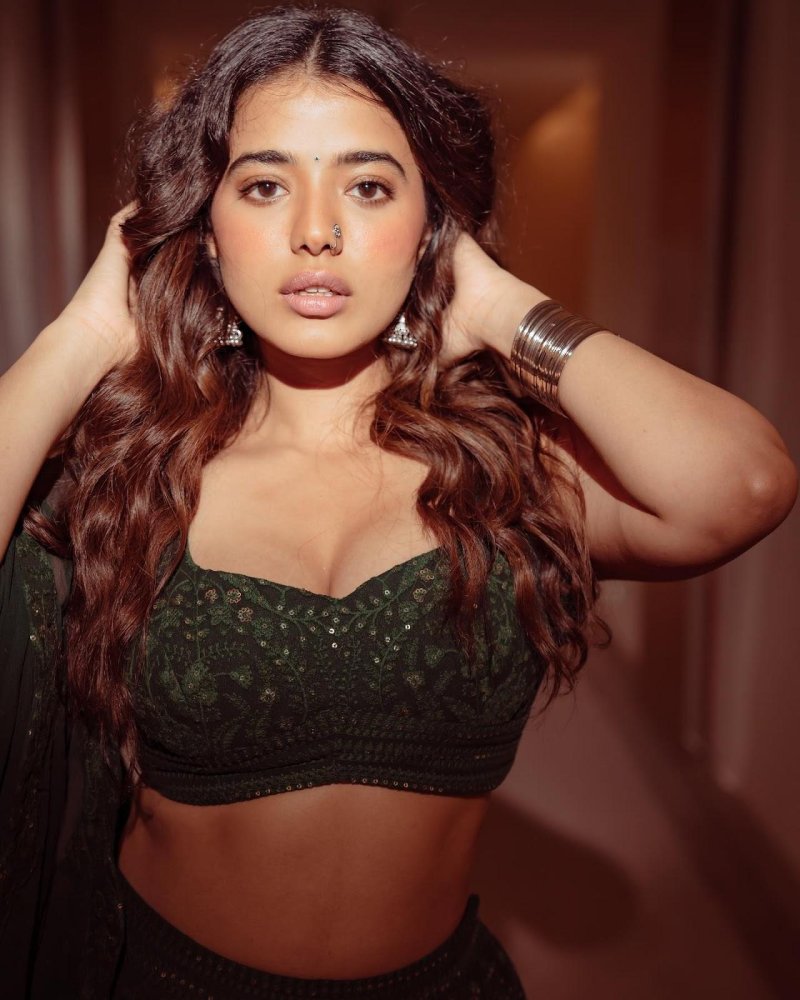 Katika Charm, Ketika sharma, Ketika sharma hot
