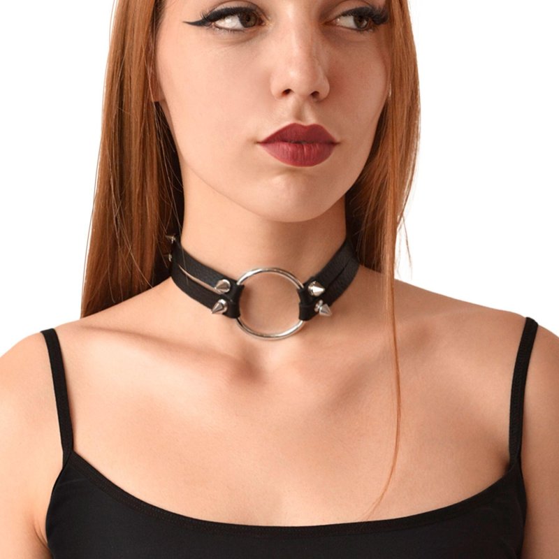 Leather huker, Leather chocker around the neck, Chocker on the neck of a female with leather ring