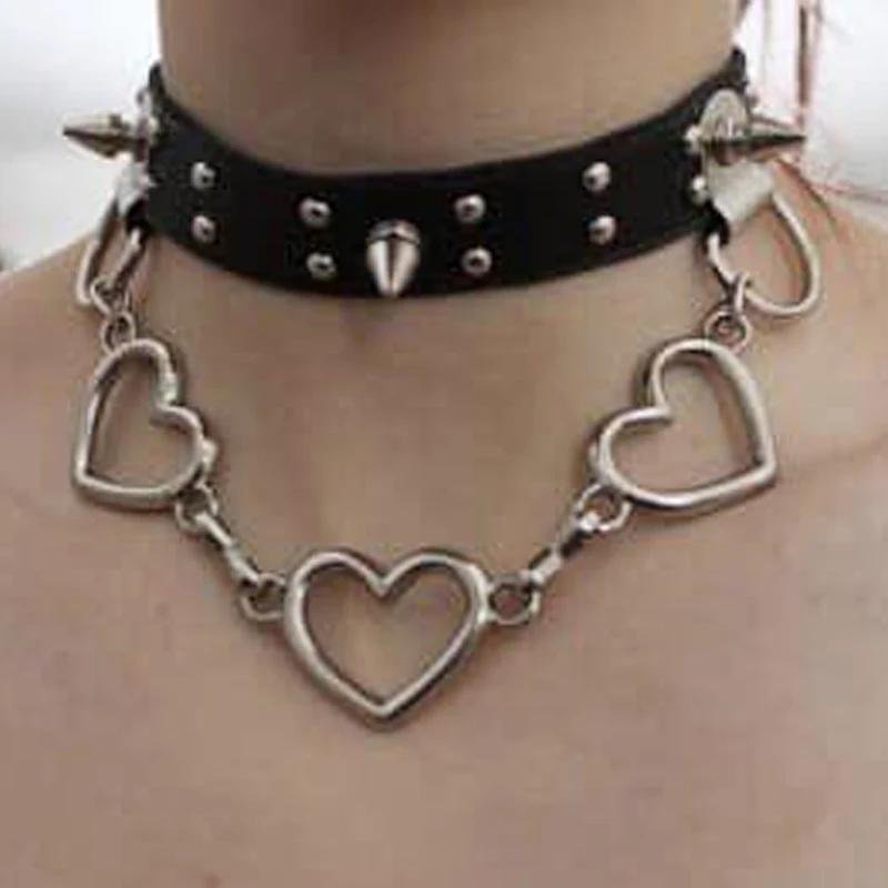 Grange Choker, Chocker Heart, Choker around the neck