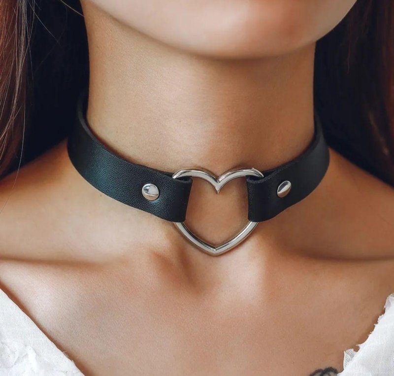 Choker with a heart, Collar chocker Aliexpress, Leather chocker around the neck