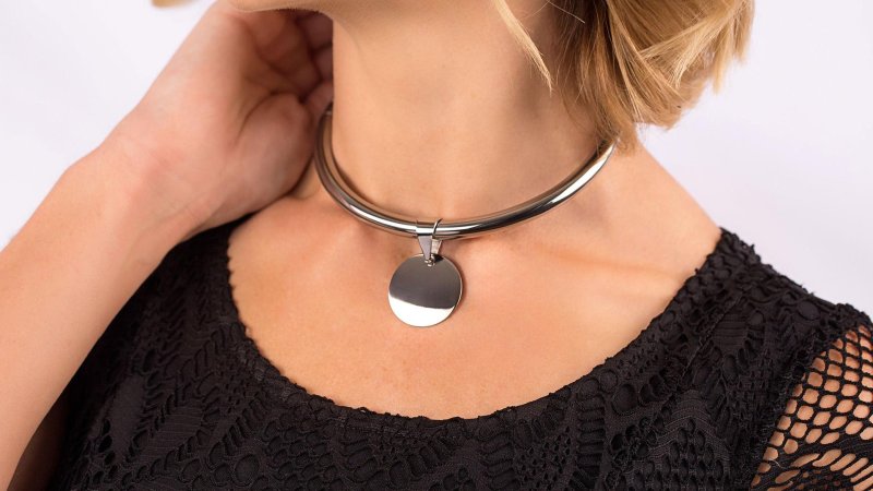 Metal mudfire, Metal chocker on the neck, Metal necklace