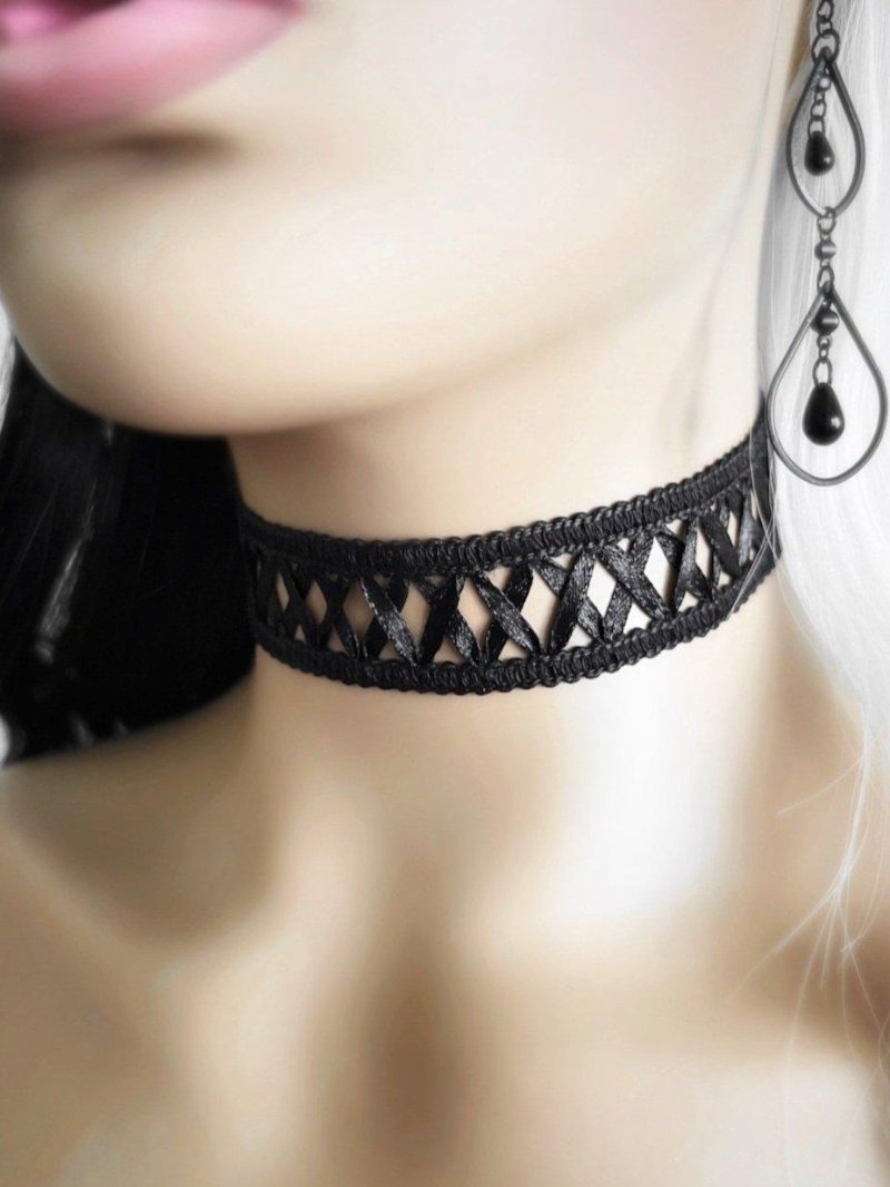 Choker Necklace, Coker necklace, Jewelry on the neck of a choker
