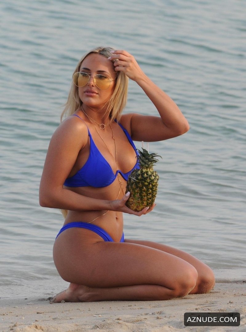Amber Turner, Emmber Turner, Tv presenters in swimsuits