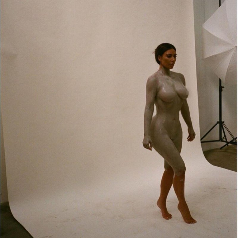 Naked boobs Kim Kardashian, Kim Kardashian drain, Kim Kardashian boobs