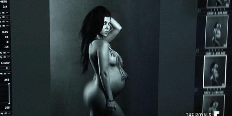 Pregnant Courtney Kardashian, Courtney Kardashian naked, Courtney Kardashian Pregnant