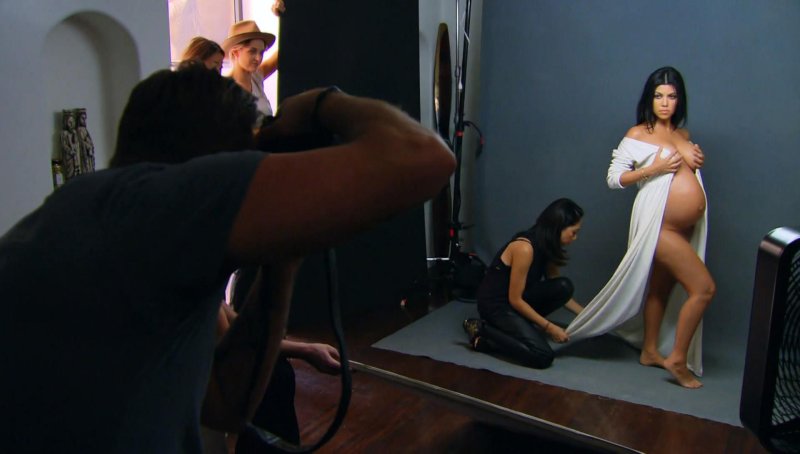 Pregnant Courtney Kardashian, Courtney Kardashian pregnant, Courtney Kardashian